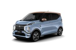 三菱の軽EV「eKクロスEV」一部改良　新色追加で計10色展開へ　利便性/安全性も向上