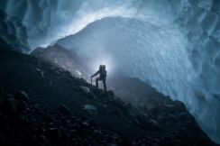 「何もかもが過酷」、火山の山頂4300mにある「氷の迷宮」を探検、米レーニア山