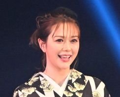 “おっぱい大先生”こと村重杏奈が豊満バスト強調ショット「最高のブラ」作り発表