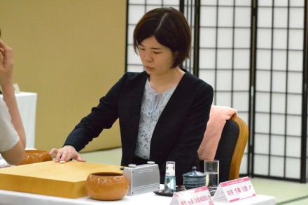 【囲碁】向井千瑛六段が上野梨女流棋聖、牛扇興杯が藤沢女流本因坊を撃破　女流立葵杯挑決準決勝