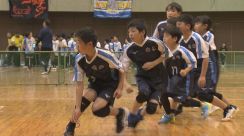 富士山の麓で小学生ドッジボーラー熱戦 攻守に息の合ったプレーで勝利目指す 山梨県