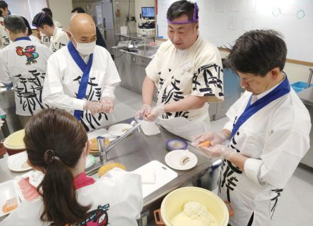 “がってん寿司”施設で「すし握り」にチャレンジ　“渋沢栄一カレッジ”で貴重な経験、すし職人がコツを伝授　明かされた“がってん寿司”の戦略