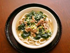 【元気が出る肉うどんレシピ】 スープが絶品「わかめビーフうどん」 韓国料理のわかめスープをアレンジ