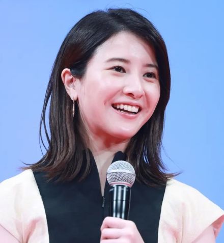 吉高由里子さんの「手」が反響呼ぶ。母と並んだ写真に「絶対30年後こうなるじゃん」