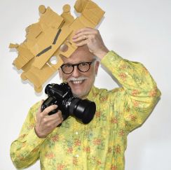 写真家フラビオさん「アート楽しさ伝えたい」　中学生に制作指導