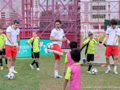 ポルトガルのレジェンドらがマカオのサッカー少年を指導