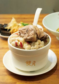 【台湾・養生スープの人気店6選】溢れんばかりの具に目がクギ付け、ビブグルマン常連や3代つづく名店も