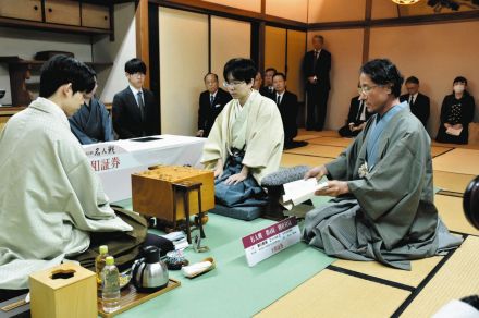 藤井聡太名人VS豊島将之九段、第４局の戦いは佳境へ… それぞれ午後のおやつで栄養補給【名人戦】