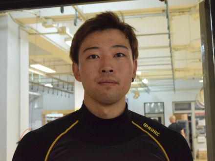 朝と深夜のレースを走る24歳の競輪選手、ミッドで決勝進出も