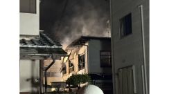 【続報】静岡・清水区の火災でアパートがほぼ全焼　女性が逃げる際に転倒し軽傷