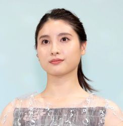 ママになった土屋太鳳の女優魂を「あぶ刑事」コンビ絶賛「１年後に全く同じ体を作ってきた」