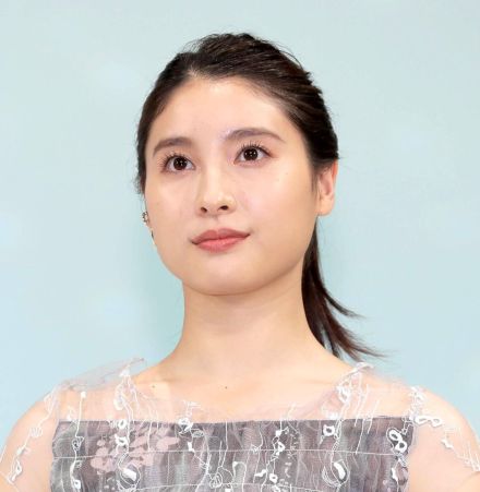 ママになった土屋太鳳の女優魂を「あぶ刑事」コンビ絶賛「１年後に全く同じ体を作ってきた」