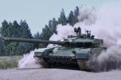 ゴテゴテに進化した「ロシア最新戦車」わずかな隙間を狙われ撃破される ウクライナが映像公開