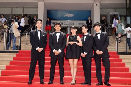 【イベントレポート】奥山大史「ぼくのお日さま」カンヌで上映、拍手喝采に越山敬達・中西希亜良が涙