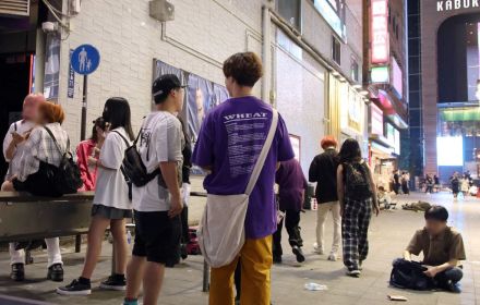 東京・歌舞伎町「トー横」周辺で深夜に一斉補導　取材記者に詰め寄った暴力団組員ら逮捕