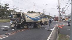 ごみ収集車が電柱と衝突　車の3人けが　電柱の信号機が消える　千葉・美浜区