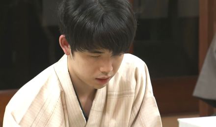 将棋の名人戦第4局 藤井聡太八冠は初防衛を持ち越し　湯のまち別府が “将棋熱” で沸く