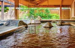 【関東の40代に聞いた】好きな「スーパー銭湯・温泉チェーン」ランキング！　2位は「万葉の湯」、1位は？