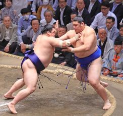 たたき上げ２４歳の平戸海、速攻で大の里との同年代対決制す　大相撲夏場所９日目