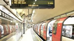 金曜は「休日」扱い、ロンドン鉄道運賃割引の狙い　週末「オフピーク運賃」を拡大、生活に変化は？