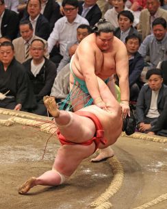 琴桜　2敗死守で今場所初首位　幕内1敗消え混沌V戦線「自分のやるべきことに集中」