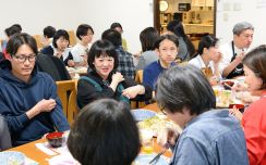 孤独を癒す地域の食堂、ご近所さんや新顔さんと食卓を囲んでゆるやかにつながり生む　「タノバ食堂」東京都世田谷区