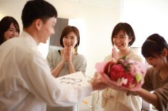 「あなたはかわいいから」社長への“花のプレゼント”を依頼された23歳女性社員。「なぜ女が？」と拒否したら衝撃の結末が