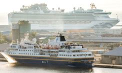 国際クルーズ客船3隻が境港に寄港　乗客を観光地へ無料送迎する実証実験
