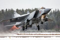 ロシア軍 MiG-31を地上撃破される ウクライナが攻撃を可能にしたのは新たに供与を受けた兵器のおかげ？