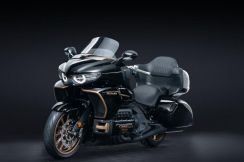水平対向8気筒エンジン搭載バイクは世界唯一、中国長城汽車の「SOUO」ブランドが発表
