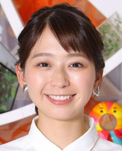 フジ小室瑛莉子アナ、ハンサムショートにイメチェン！　35cmばっさりカットに絶賛の声