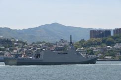 「最も明るく強い護衛艦に」　長崎で「やはぎ」引き渡し式