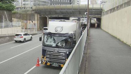 線路から飛び降り？男性がトラックに衝突して死亡　東京・立川市