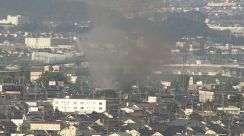 【住宅地火災】90代女性が顔にやけど負い搬送…長野市北部で2階建ての住宅全焼、吉田小学校近くの住宅街