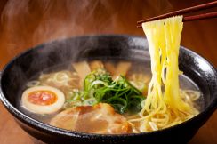 「京都府で人気のラーメン」ランキング！　2位は八坂神社の近くにある「元祖特級ラーメン 寛」、1位は？【2024年5月版】