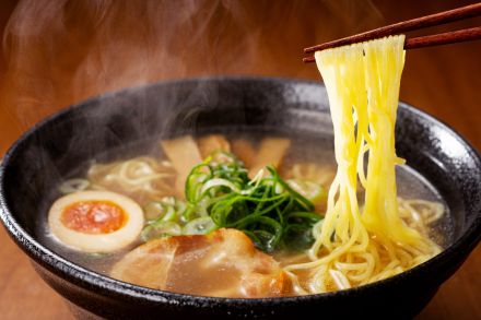 「京都府で人気のラーメン」ランキング！　2位は八坂神社の近くにある「元祖特級ラーメン 寛」、1位は？【2024年5月版】