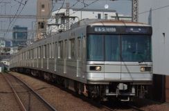 日比谷線の「旧型車両」まだ残っていた！ 短くなった編成の「武蔵小杉行き」に大興奮！ 東京メトロが公開