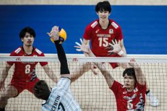 【バレー】男子日本代表　第３セット、24－19から４連続失点とヒヤリ…最後は西田が決め連取