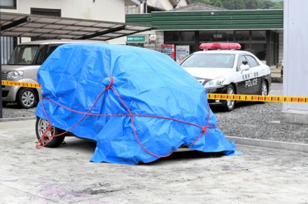 玄海町長の車焼ける　核ごみ調査受け入れの町、事件・事故両面で捜査