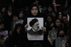 イラン大統領の葬儀、始まる