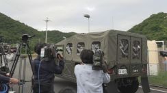 陸上自衛隊が射撃訓練を再開　発砲事件で隊員3人が死傷した射撃場　中止を訴える市民約30人の姿も　岐阜市