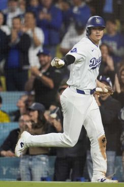 大谷翔平　今季3度目1試合2盗塁でビリビリに破れた薄いユニホームがSNSで話題「なんとかしてほしい」