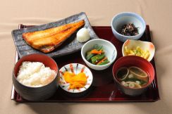 「新潟県で人気の定食」ランキング！　2位は魚沼産コシヒカリを使った定食が人気の「いろりじねん」、1位は？【2024年5月版】