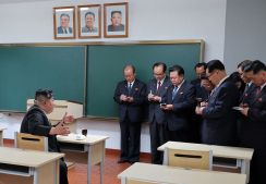 初めて並んだ親子3代の肖像写真　金正恩氏、偶像化に拍車　北朝鮮