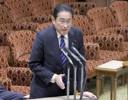 岸田首相、外国人パーティー券規制「実効性担保考える」　規正法改正へ審議入り