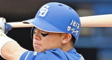 【中日】村松開人がリードを2点に広げる適時打、4日ヤクルト戦以来　塁上でガッツポーズ