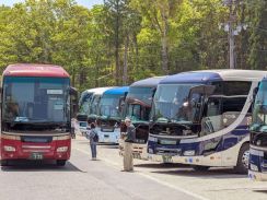 ２０２４年問題が修学旅行を直撃　バス運転手を確保できず　路線バスの大幅減便も