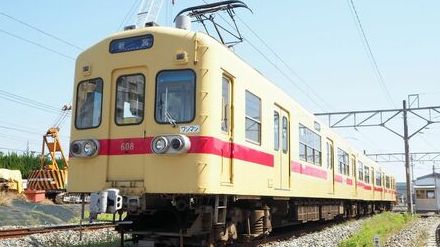 西鉄貝塚線「都会のレトロ電車」600形の半世紀　5月23日で開業100年の福岡郊外路線を走る黄色い2両編成