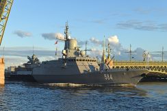 ウクライナ軍、ロシアの最新ミサイル艦も撃沈　黒海艦隊のクリミア「完全排除」近づく