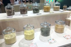 「十六茶」が東京・原宿で“マイブレンド”体験を実施、期間限定のポップアップショップ「十六茶 presents『16CHA FOR YOU』」オープン/アサヒ飲料